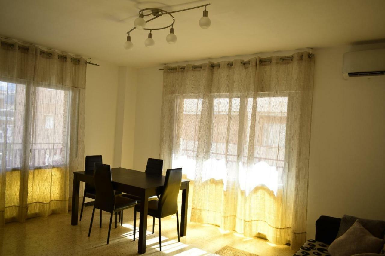 Apartamento Marina Apartment Салоу Екстериор снимка